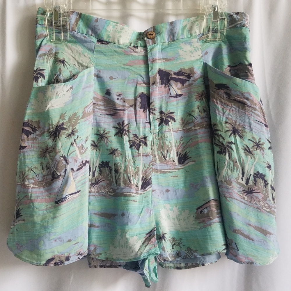 UO Kimchi Blue Hawaiian A Line Shorts Sz 8